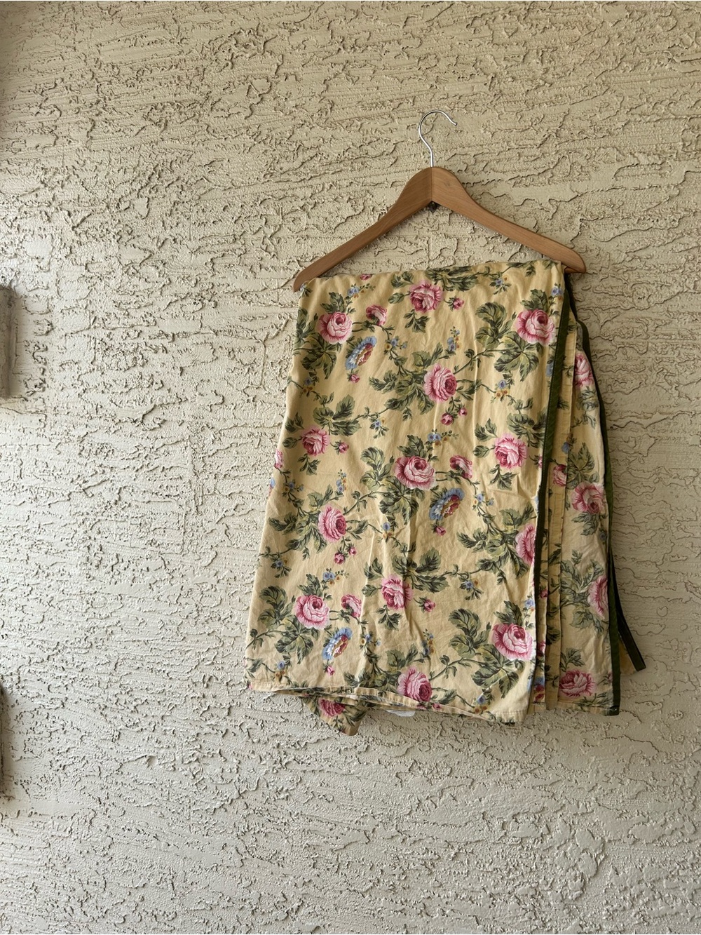 Floral Pink Rose Print king size vintage flat sheet